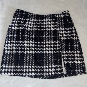 SHEIN Black and White Houndstooth Skirt